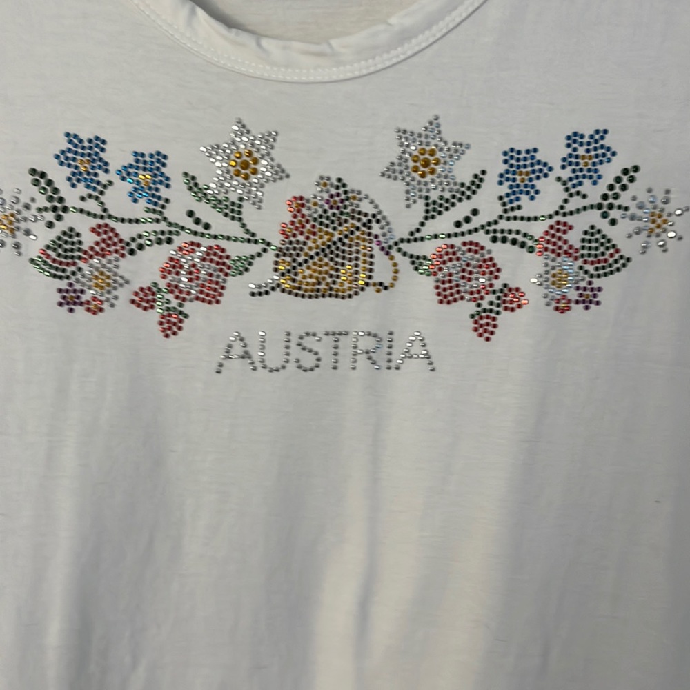 Pretty Austria tee